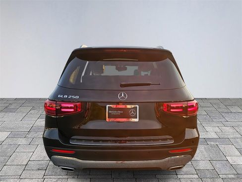 New 2026 Mercedes-Benz GLB 250 image 6