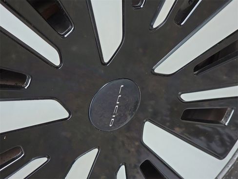 Used 2024 Lucid Air Touring image 18