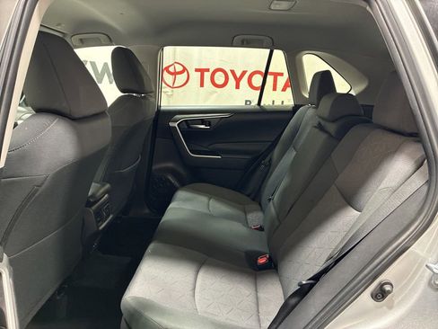 Used 2025 Toyota RAV4 XLE AWD/4WD image 20