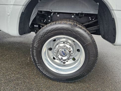 Used 2025 Ford F450 Platinum w/ Platinum Plus Package image 11