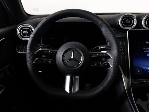 Used 2025 Mercedes-Benz GLC 350e 4MATIC image 18