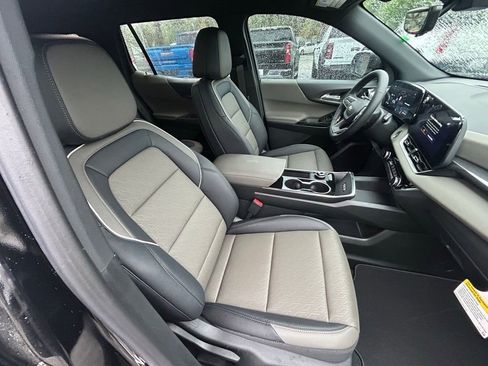 New 2026 Chevrolet Equinox LT w/ Convenience Package II FWD image 24