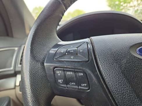 Used 2019 Ford Explorer XLT AWD/4WD image 17