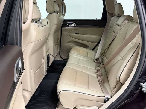 Used 2018 Jeep Grand Cherokee Overland AWD/4WD image 25