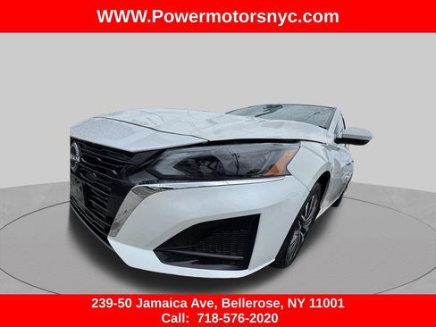 Used 2024 Nissan Altima 2.5 SV w/ SV Premium Package FWD image 11
