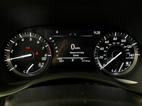 Certified 2021 Toyota Highlander XSE FWD image 10