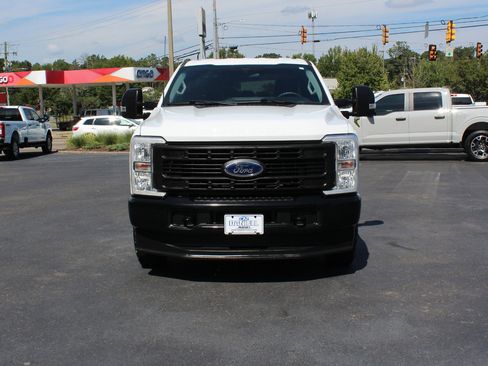 Used 2024 Ford F250 XL image 8