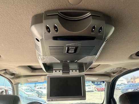 Used 2004 GMC Envoy XL SLT image 9