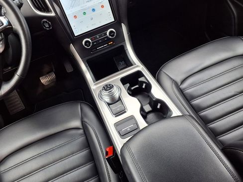 Used 2024 Ford Edge SEL image 11