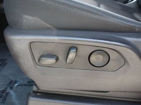 Used 2025 Chevrolet Silverado 1500 LT RWD image 11