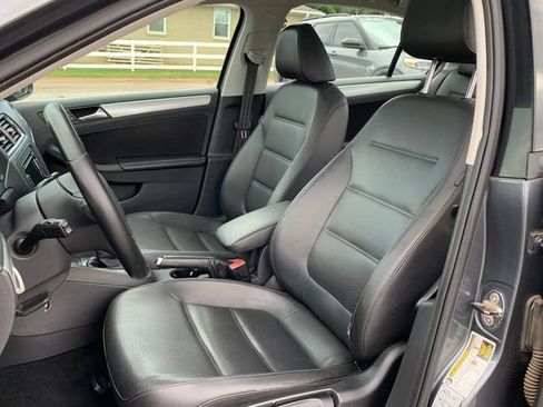 Used 2013 Volkswagen Jetta SE FWD image 9
