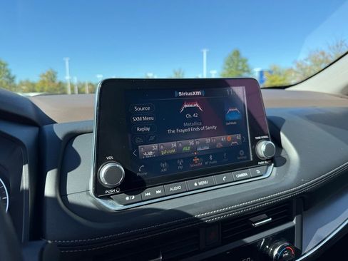 Certified 2023 Nissan Rogue SV image 22