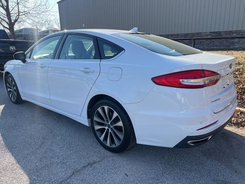 Used 2019 Ford Fusion SE image 7