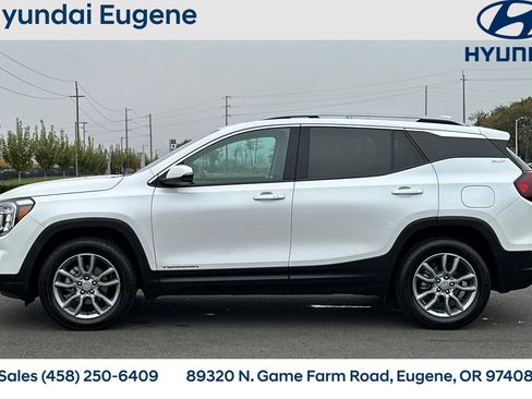 Used 2022 GMC Terrain SLT image 7