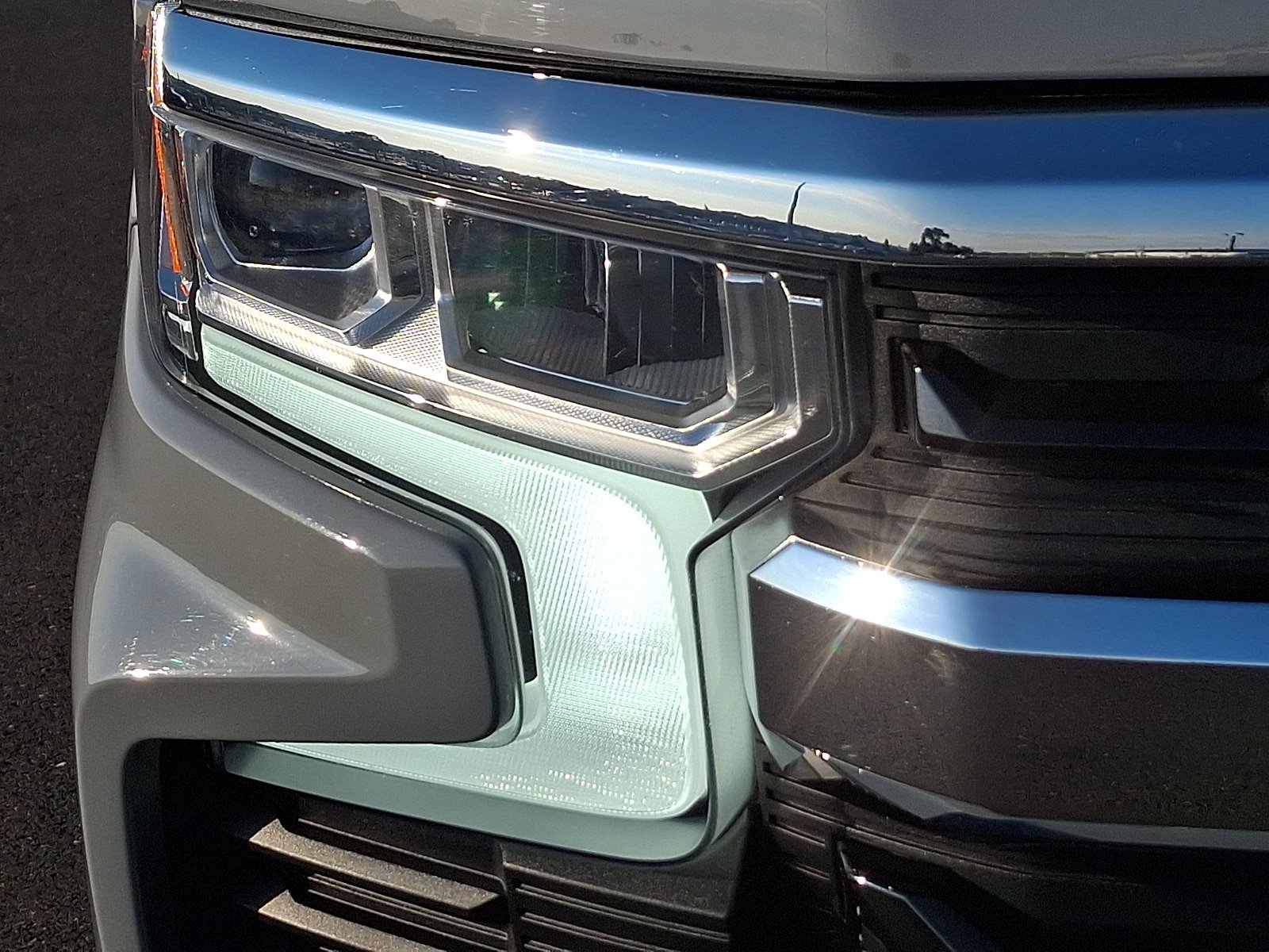 Used 2024 Chevrolet Silverado 1500 LT AWD/4WD image 8