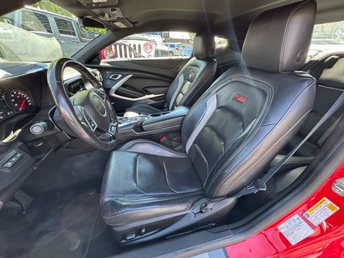 Used 2018 Chevrolet Camaro SS RWD image 8