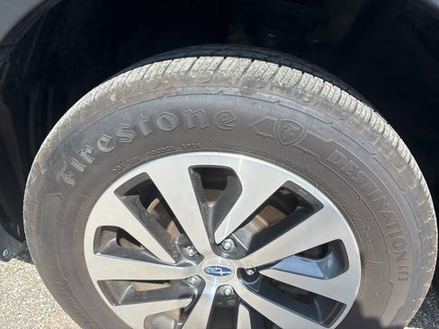 Used 2023 Subaru Outback Premium AWD/4WD image 4