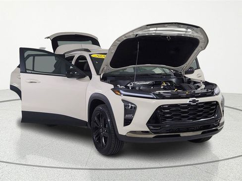 New 2026 Chevrolet Trax ACTIV FWD image 5