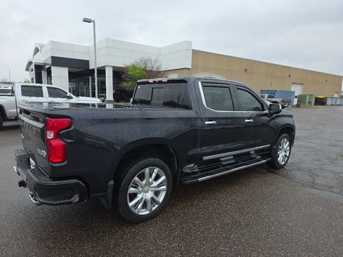 Used 2022 Chevrolet Silverado 1500 High Country w/ High Country Premium Package AWD/4WD image 5