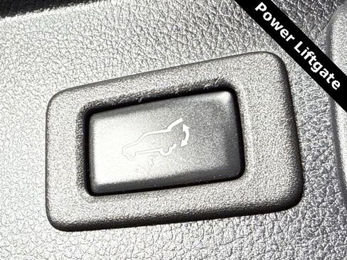 Used 2017 Subaru Forester 2.5i Premium image 16