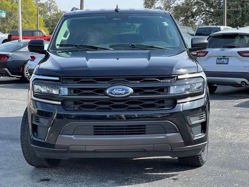 Used 2023 Ford Expedition XLT image 9