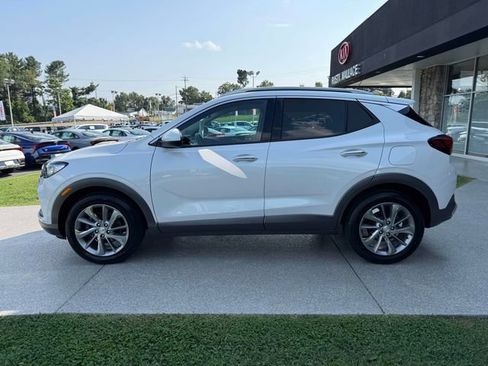 Used 2022 Buick Encore GX Essence w/ Experience Buick Package FWD image 22