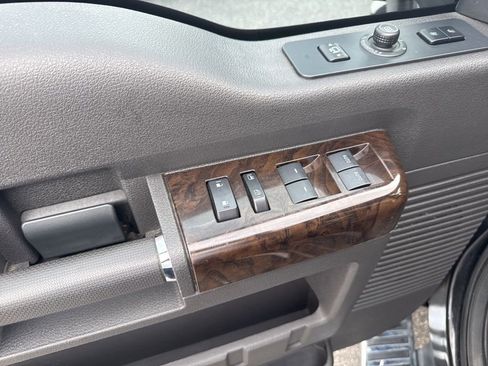 Used 2014 Ford F450 Platinum w/ FX4 Off Road Package image 21