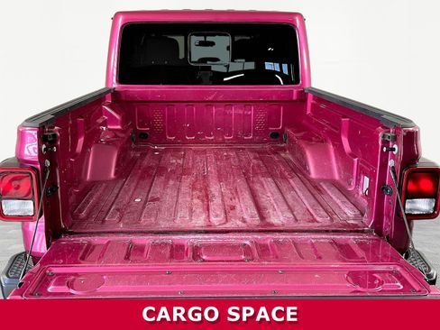 Used 2024 Jeep Gladiator Sport AWD/4WD image 7