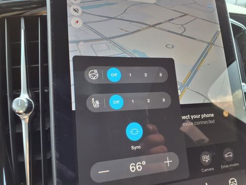 New 2025 Volvo XC90 B6 Core w/ Climate Package image 18