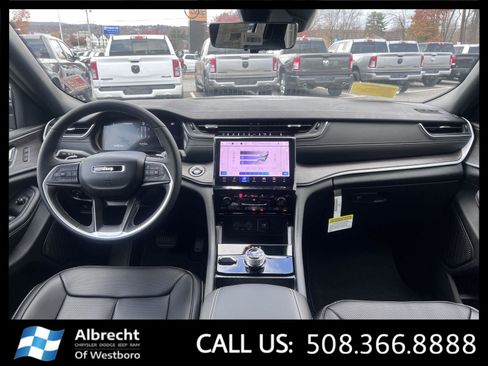 New 2025 Jeep Grand Cherokee Limited w/ Luxury Tech Group II image 18