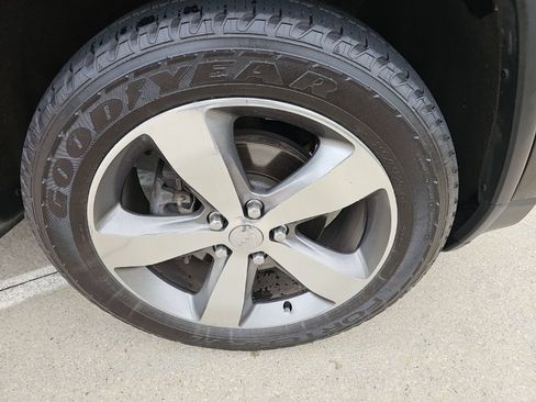 Used 2015 Jeep Grand Cherokee Limited AWD/4WD image 2
