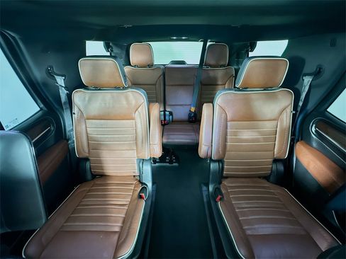 Used 2023 GMC Yukon Denali Ultimate image 13