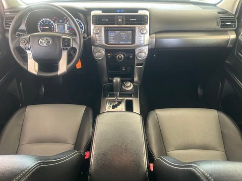 Used 2018 Toyota 4Runner SR5 Premium AWD/4WD image 17