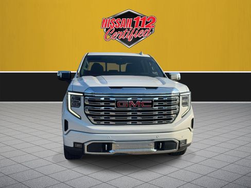 Used 2023 GMC Sierra 1500 Denali w/ Denali Reserve Package AWD/4WD image 3