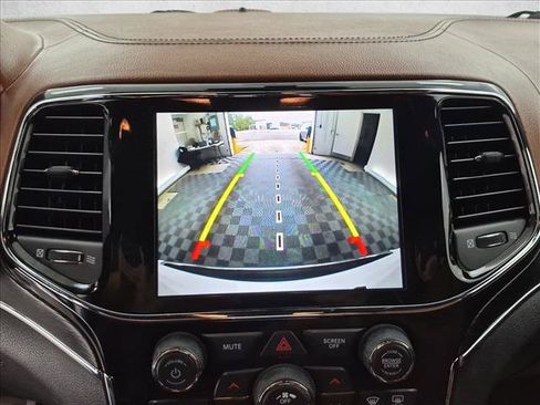 Used 2019 Jeep Grand Cherokee Summit AWD/4WD image 14