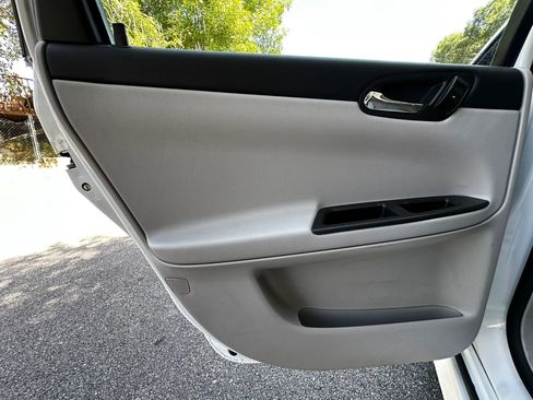 Used 2014 Chevrolet Impala Limited LS FWD image 27