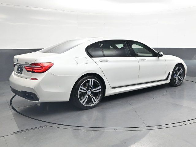 Used 2019 BMW 750i xDrive w/ Executive Package AWD/4WD image 4