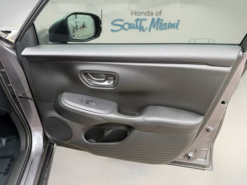 Certified 2023 Honda HR-V LX image 32