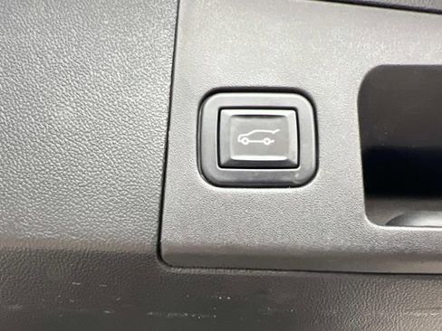 Certified 2022 Cadillac XT5 Premium Luxury image 11