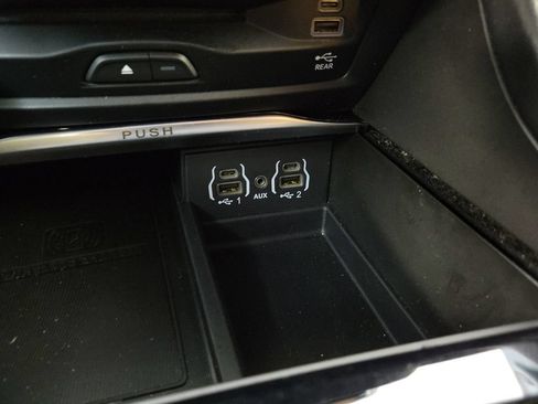 Used 2022 Chrysler Pacifica Pinnacle FWD image 22