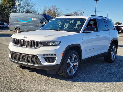 New 2024 Jeep Grand Cherokee Limited 4xe AWD/4WD image 4