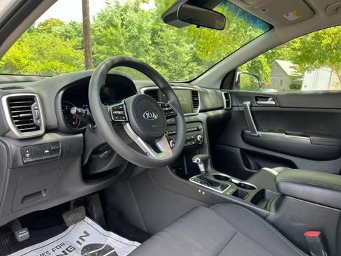 Used 2022 Kia Sportage LX AWD/4WD image 11