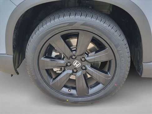 Used 2025 Honda Pilot Black Edition image 23