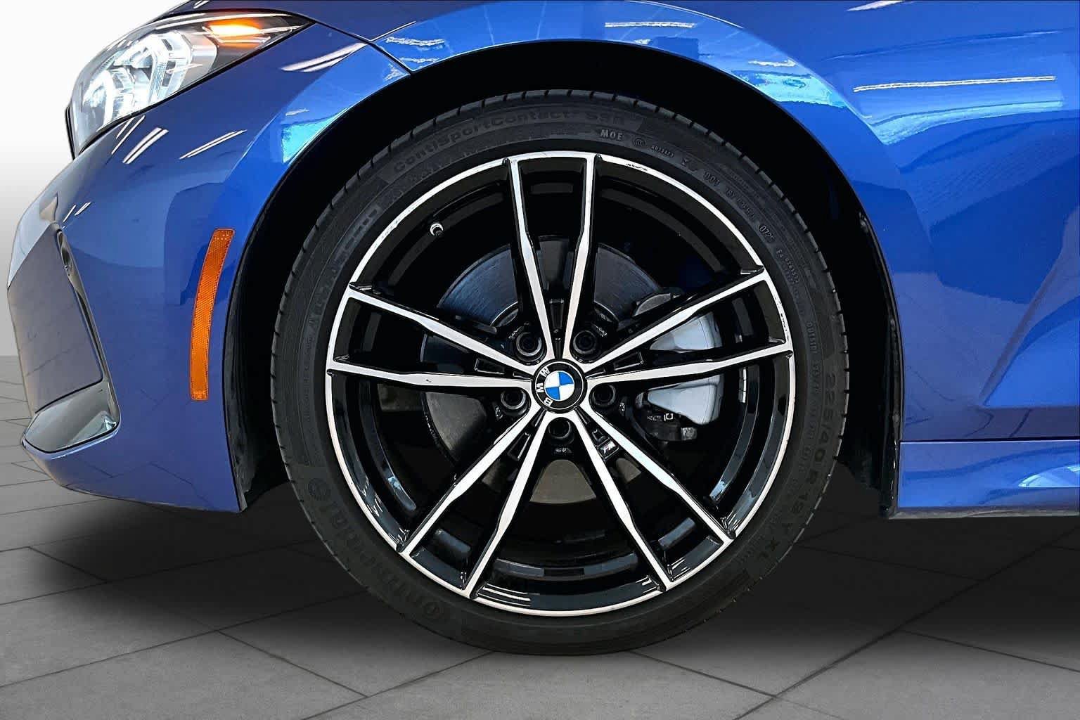 Used 2024 BMW 330i Sedan w/ M Sport Package RWD image 9