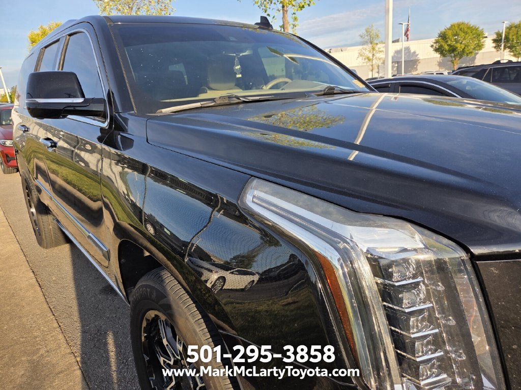 Used 2018 Cadillac Escalade Platinum AWD/4WD image 9