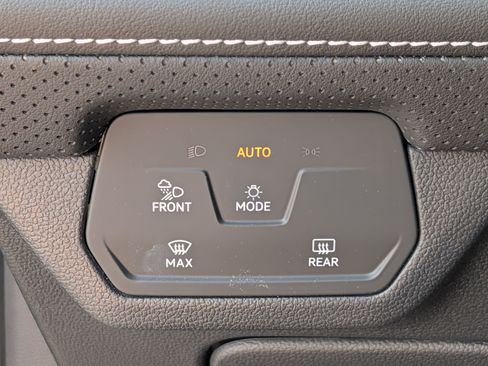 Certified 2026 Volkswagen Atlas SE w/ Panoramic Sunroof Package AWD/4WD image 26