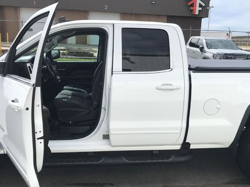 Used 2017 GMC Sierra 1500 SLE w/ SLE Value Package AWD/4WD image 8
