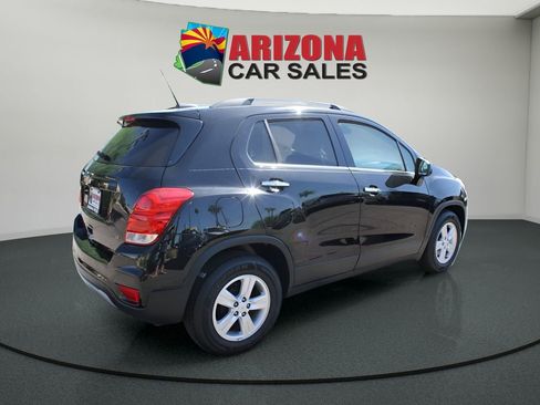 Used 2020 Chevrolet Trax LT w/ LT Convenience Package image 4