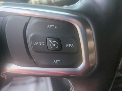 Used 2022 Jeep Wrangler Unlimited Sahara w/ Cold Weather Group AWD/4WD image 14