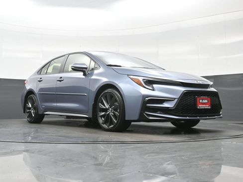 Used 2025 Toyota Corolla SE w/ SE Premium Package AWD/4WD image 26